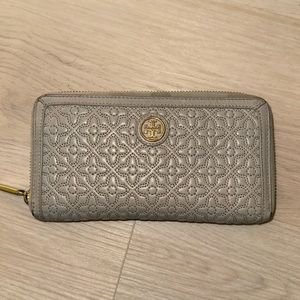 Tory Burch wallet